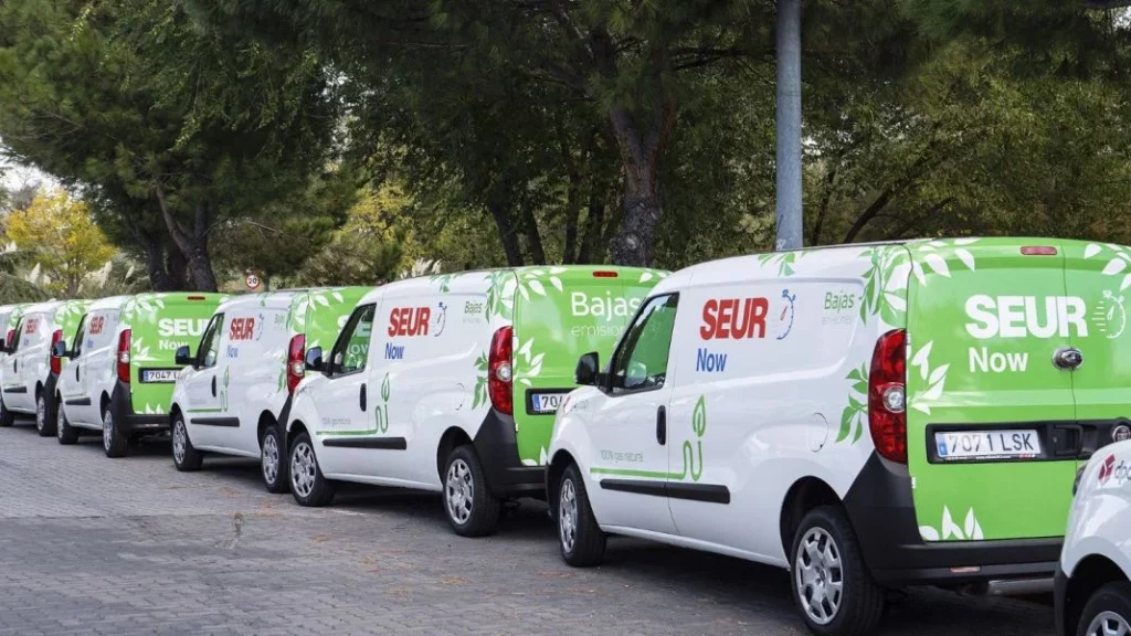 SEUR, primera compañía de transporte y logística en recibir la certificación MORE de movilidad responsable y seguridad vial. 4 Motor16 SEUR Now 25 aniversario Motor16