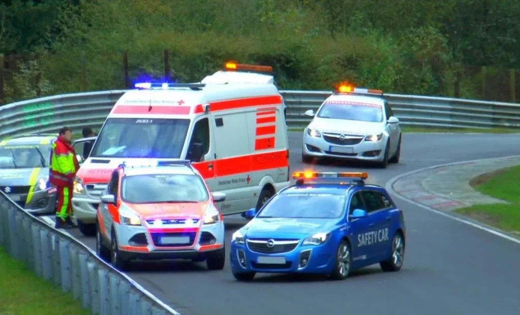 ¿Cuanto cuesta un accidente en Nürburgring? Este instagramer echa las cuentas 59 Motor16 Safety Car Nurburgring Motor16