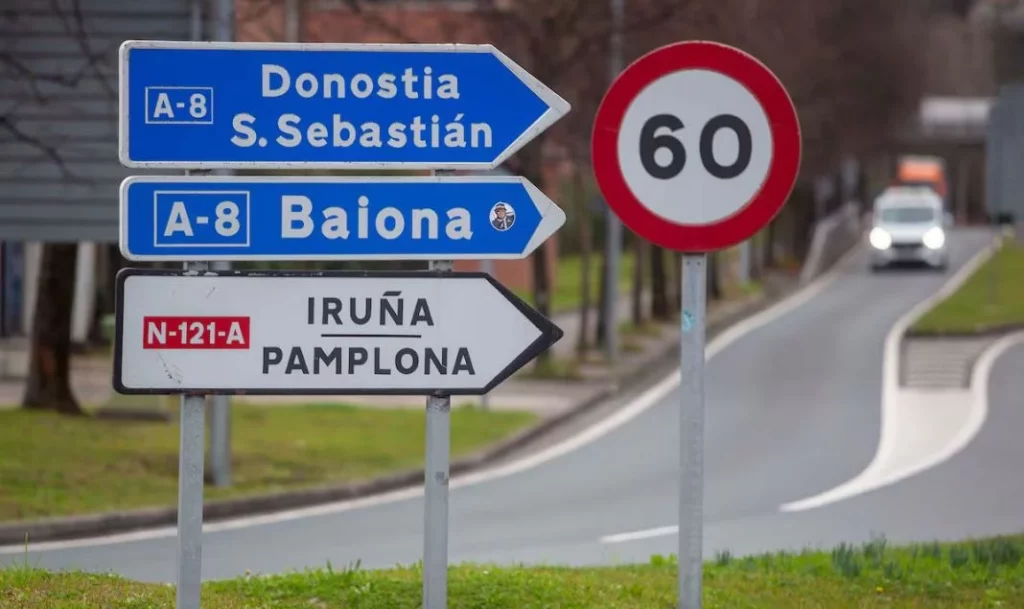 El idioma que está inundando la gran mayoría de las señales de tráfico de nuestras carreteras 53 Motor16 señales