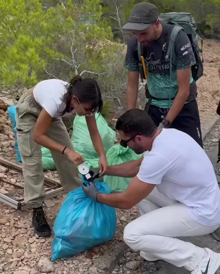 La campaña de concientización y limpieza ambiental que está haciendo Miguel Ángel Silvestre