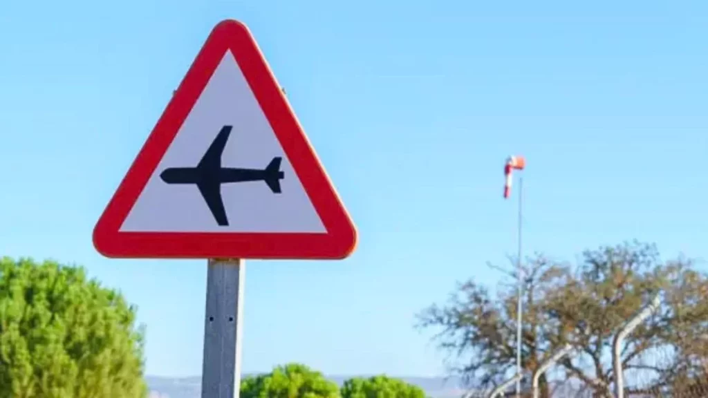 La DGT estrena señal de tráfico: Este es su significado y por qué es tan importante conocerla 170 Motor16 usuarios