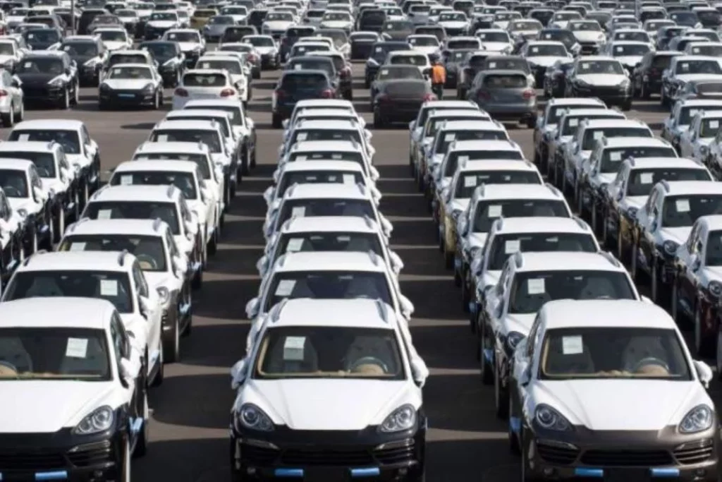 Alemania: El desplome de más del 27% en las ventas activa ayudas a los eléctricos y pone a Volkswagen en el punto de mira 2 Motor16 carros alemania medios focus 0 0 696 464 Motor16