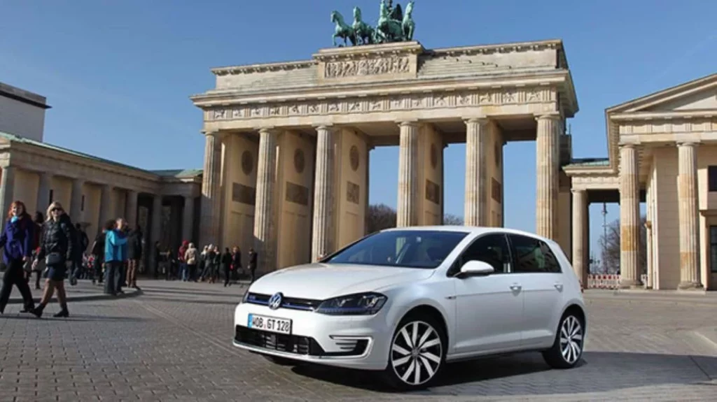 Alemania: El desplome de más del 27% en las ventas activa ayudas a los eléctricos y pone a Volkswagen en el punto de mira 4 Motor16 comprarcocheusadoalemania Motor16