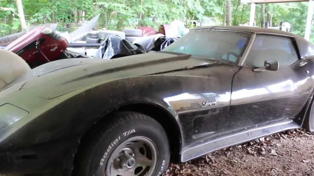 Este Corvette Stingray de 1976 recibe su primer baño en 15 años 1 Motor16 Así se encontraba el Corvette Stingray abandonado