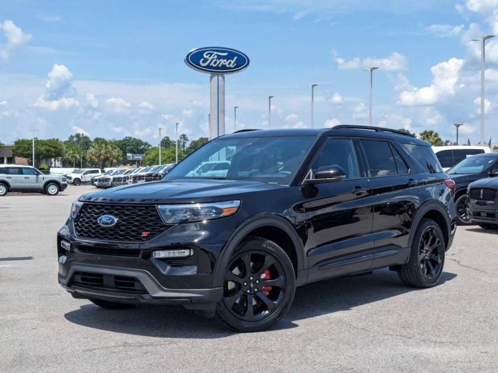 Iker Casillas muestra su nueva vida fuera del fútbol con un coche de más de 80 mil euros 1 Motor16 Los detalles del Ford Explorer de Iker Casillas