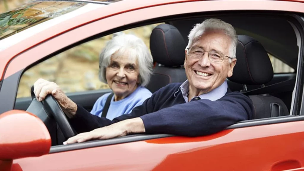 Hasta esta edad se puede conducir en España