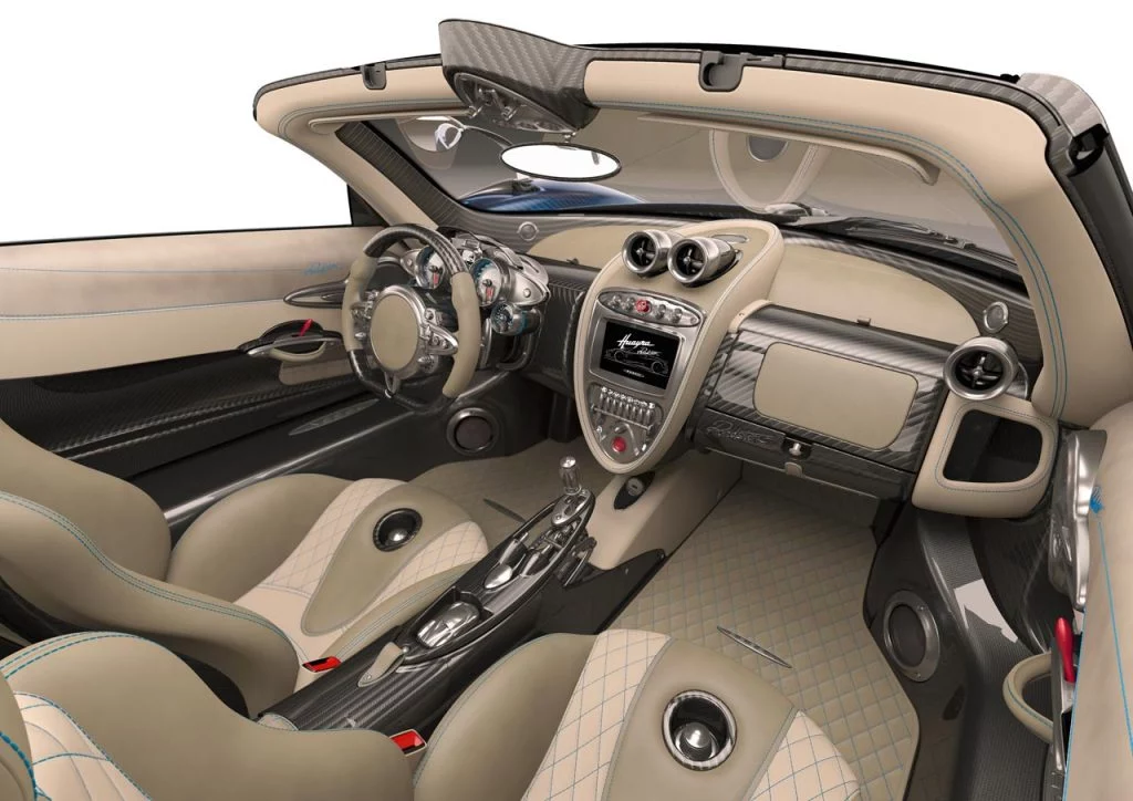 El impactante interior del Pagani Huayra, el coche que vale 3 millones de euros y hay 100 ediciones