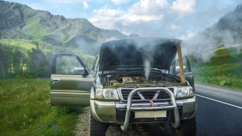 El motivo para jamás quitar el tapón del radiador cuando el coche está caliente