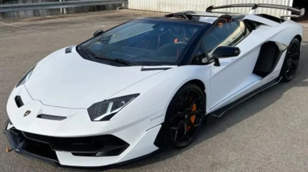 Ryan Reynolds conduce este deportivo de 500 mil euros gracias a Deadpool 1 Motor16 Así luce el Lamborghini Aventador Roadster de Ryan Reynolds