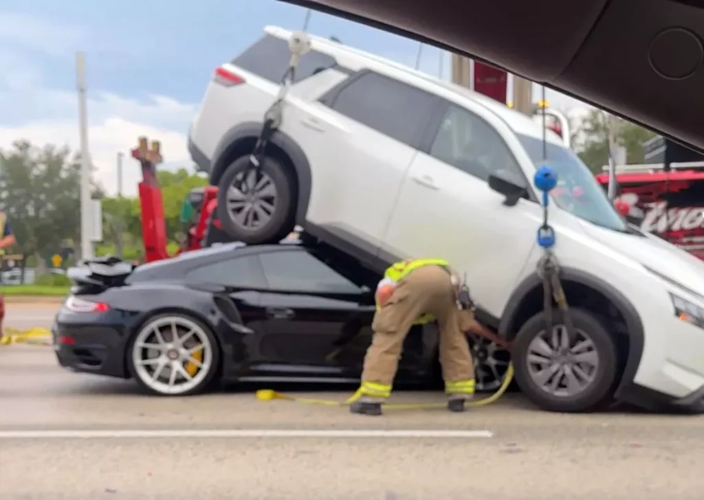 Uno de los grandes problemas de los Porsche 911… Y de los coches que miden 1,20 metros de alto 1 Motor16 Las desventajas que tienen los Porsche 911 y otros deportivos