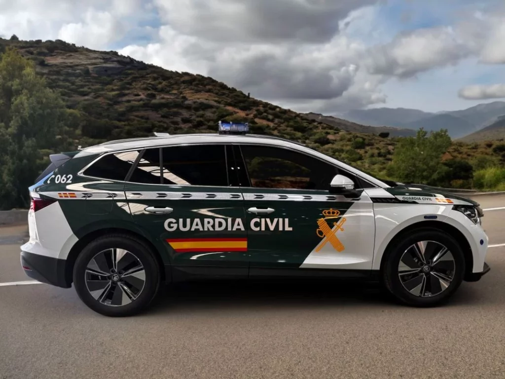 Škoda entrega 90 Enyaq 100% eléctricos a la flota de vehículos de patrulla de la Guardia Civil 1 Motor16 skoda entrega una flota electrica de 90 unidades del enyaq a la guardia civil 3 Motor16