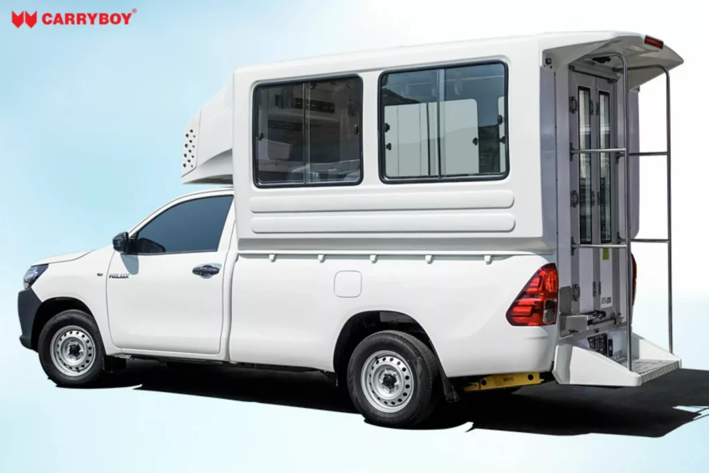 El Toyota Hilux se convierte en un minibús con una célula de quita y pon 32 Motor16 toyota hilix pick up pickup eco bus carryboy 10 Motor16