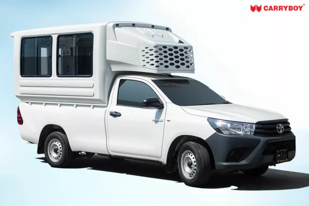 El Toyota Hilux se convierte en un minibús con una célula de quita y pon 4 Motor16 toyota hilix pick up pickup eco bus carryboy 5 Motor16