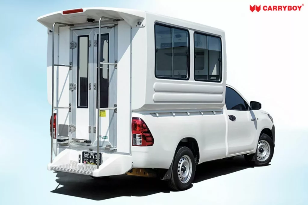 El Toyota Hilux se convierte en un minibús con una célula de quita y pon 40 Motor16 toyota hilix pick up pickup eco bus carryboy 6 Motor16