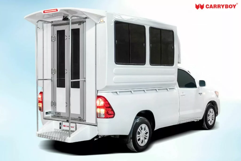 El Toyota Hilux se convierte en un minibús con una célula de quita y pon 34 Motor16 toyota hilix pick up pickup eco bus carryboy 8 Motor16