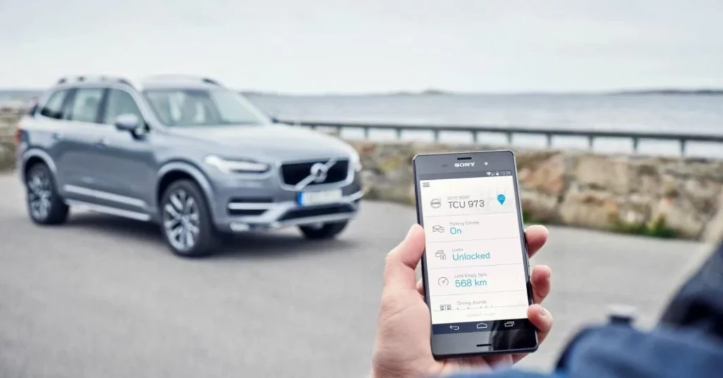 163101 Volvo On Call app in an Android phone Motor16
