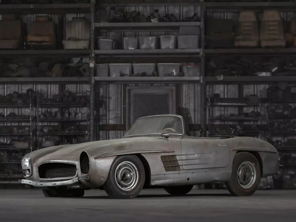 La locura de pagar un millón por algo que parece un Mercedes-Benz 300 SL Roadster 5 Motor16 1957 Mercedes Benz 300 SL Roadster RM 14 Motor16