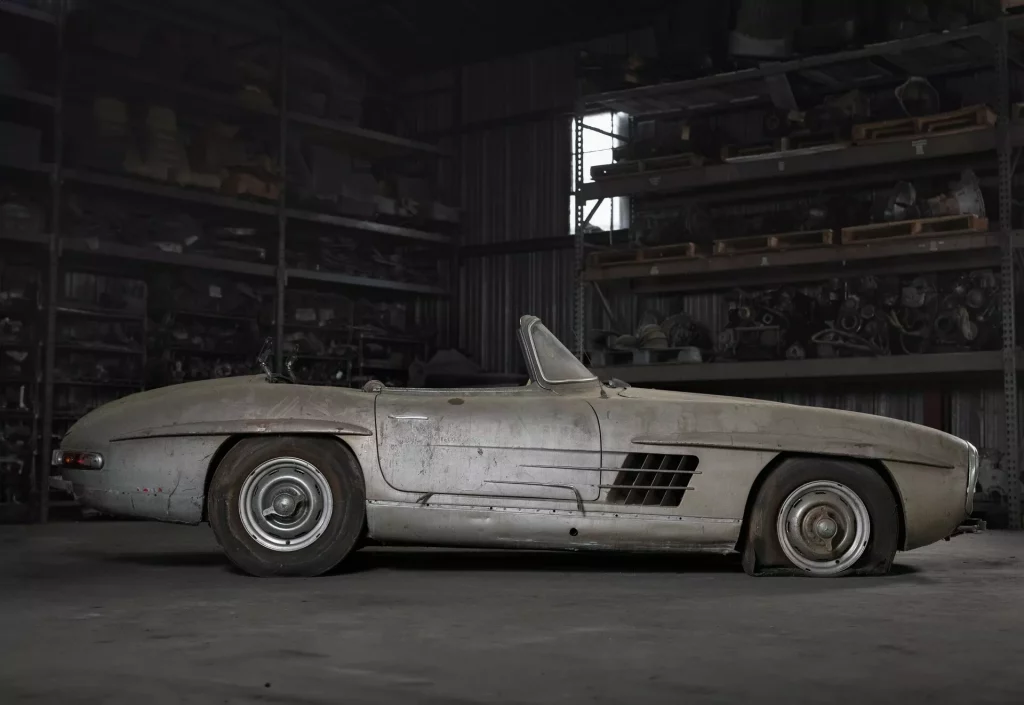 La locura de pagar un millón por algo que parece un Mercedes-Benz 300 SL Roadster 6 Motor16 1957 Mercedes Benz 300 SL Roadster RM 16 Motor16