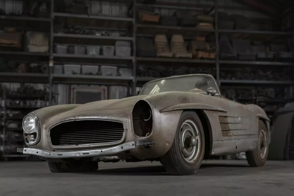 La locura de pagar un millón por algo que parece un Mercedes-Benz 300 SL Roadster 4 Motor16 1957 Mercedes Benz 300 SL Roadster RM 9 Motor16