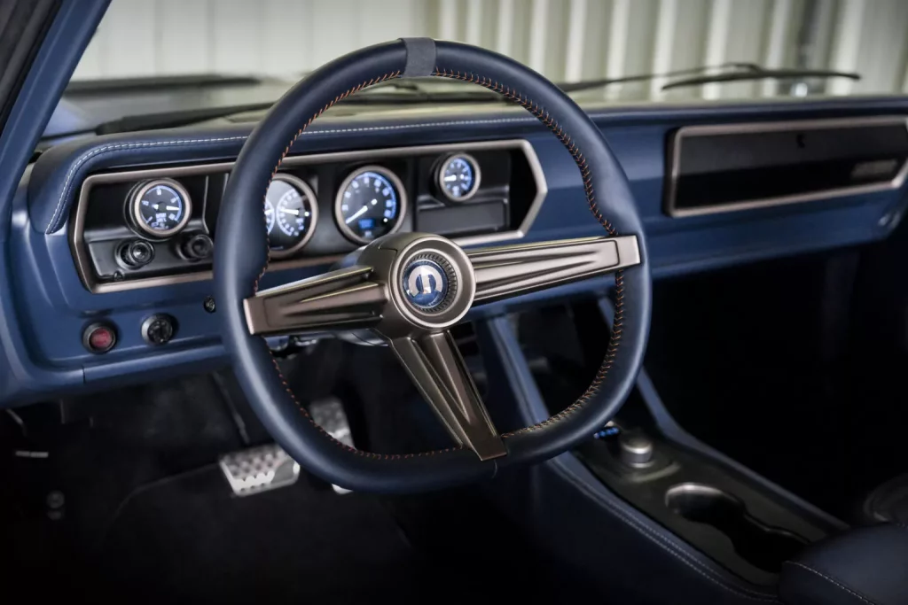 Mopar le pone las pilas a este Plymouth GTX de 1967 para el SEMA 13 Motor16 1967 Plymouth GTX Electromod 11 Motor16