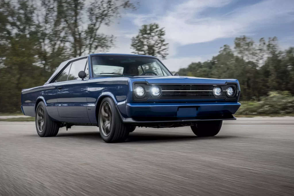 Mopar le pone las pilas a este Plymouth GTX de 1967 para el SEMA 3 Motor16 1967 Plymouth GTX Electromod 3 Motor16