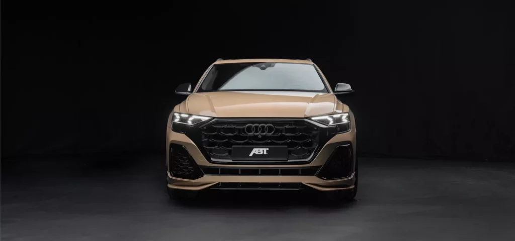 El Audi Q8 de ABT que nada tiene que envidiar al nuevo RS Q8 Performance 1 Motor16 2024 ABT Audi Q8. Imagen frontal.