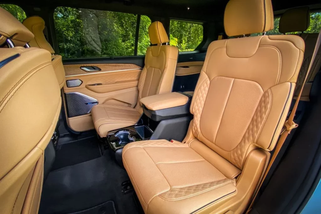 El Jeep Grand Cherokee estrena temporada con hasta 3.695 euros de descuento 23 Motor16 2024 Jeep Grand Cherokee USA 19 Motor16