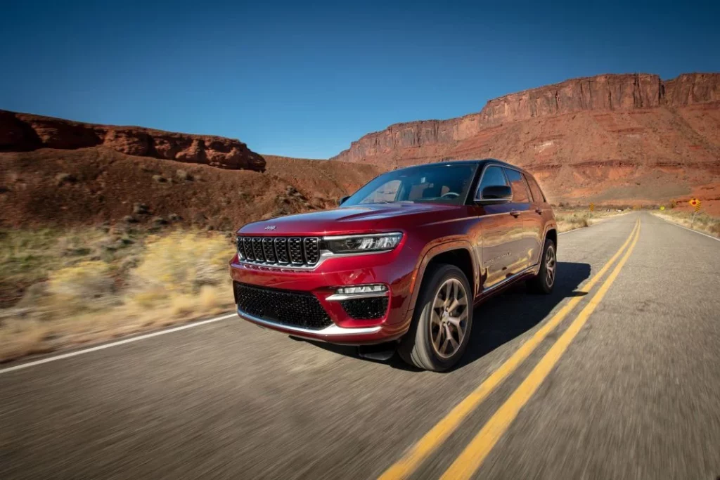 El Jeep Grand Cherokee estrena temporada con hasta 3.695 euros de descuento 11 Motor16 2024 Jeep Grand Cherokee USA 6 Motor16