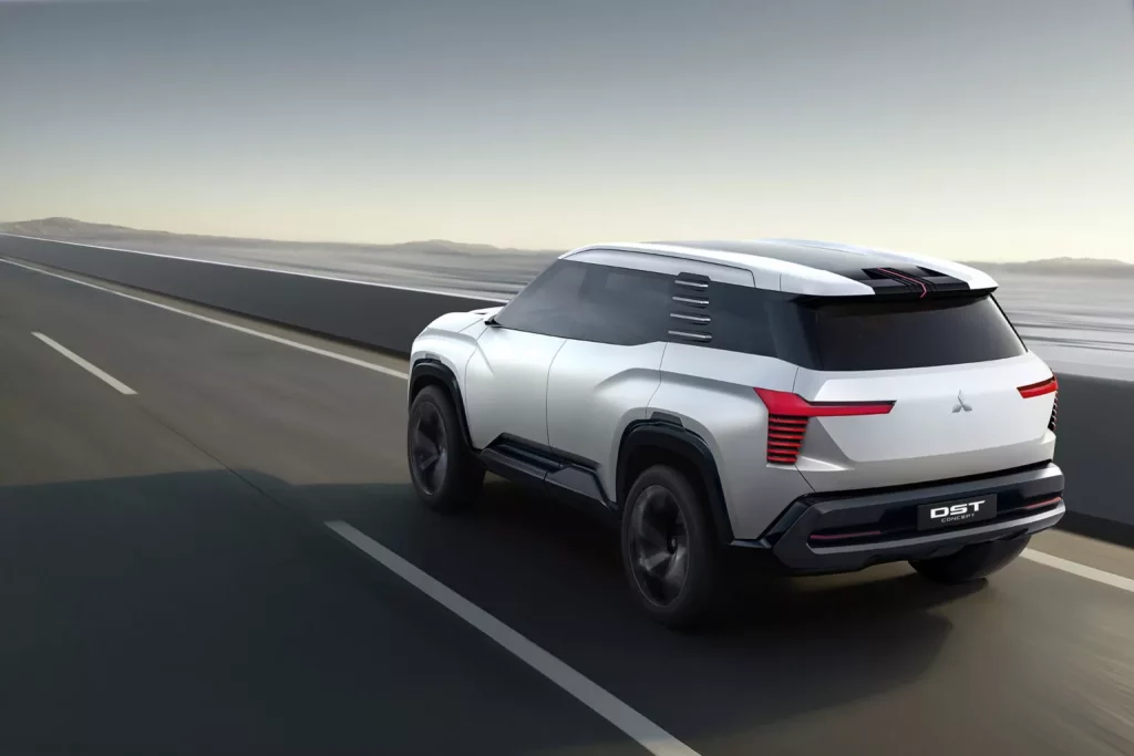Mitsubishi DST Concept: El SUV que debería lanzar la marca japonesa 3 Motor16 2024 Mitsubishi DST Concept. Imagen movimiento.