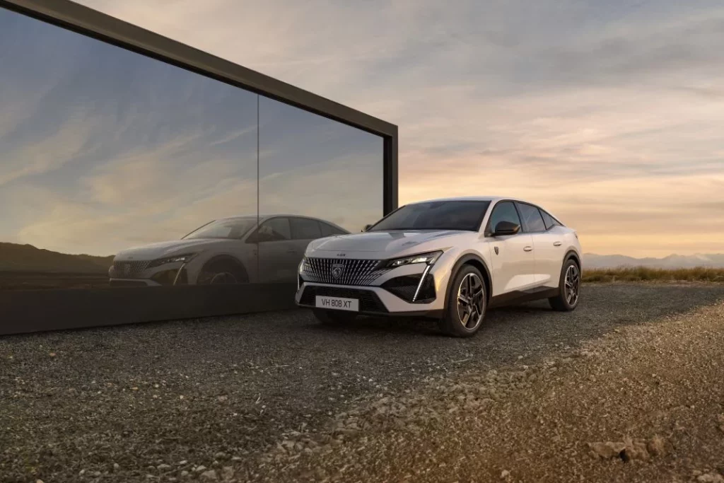La familia del Peugeot 408 estrena versión eléctrica 4 Motor16 2024 PEUGEOT E 408 1 Motor16