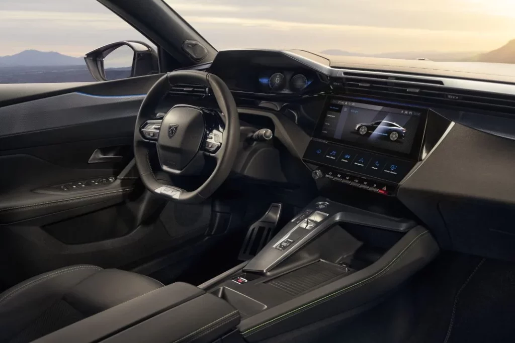 La familia del Peugeot 408 estrena versión eléctrica 2 Motor16 2024 Peugeot E-408. Imagen interior.