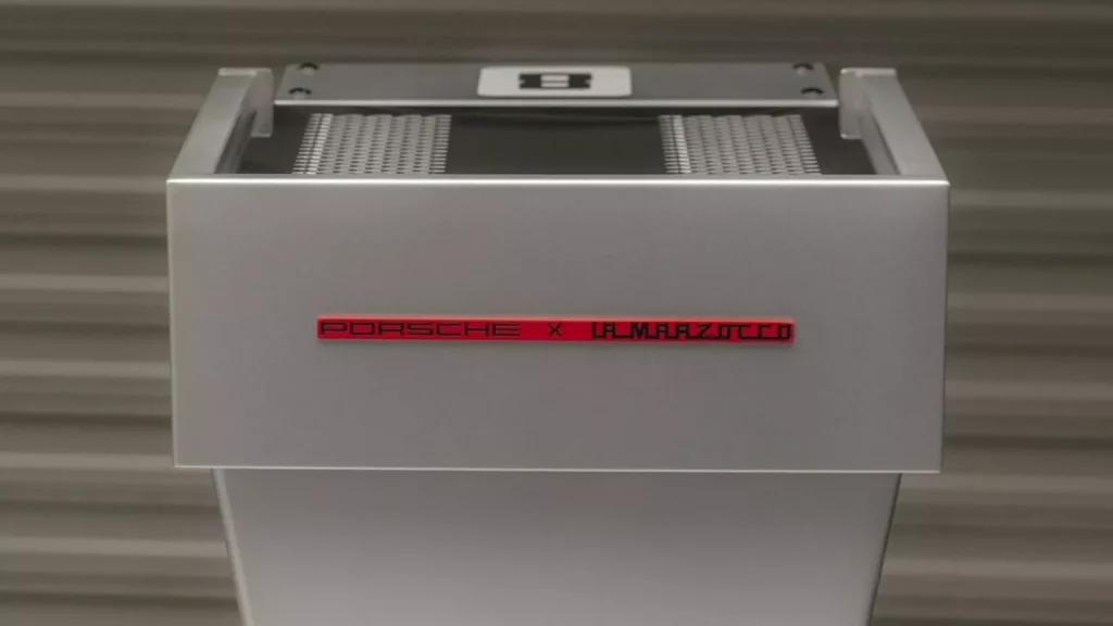 Porsche y La Marzocco crean la cafetera soñada por todo petrolhead 20 Motor16 2024 Porsche La Marzocco Cafetera 10 Motor16