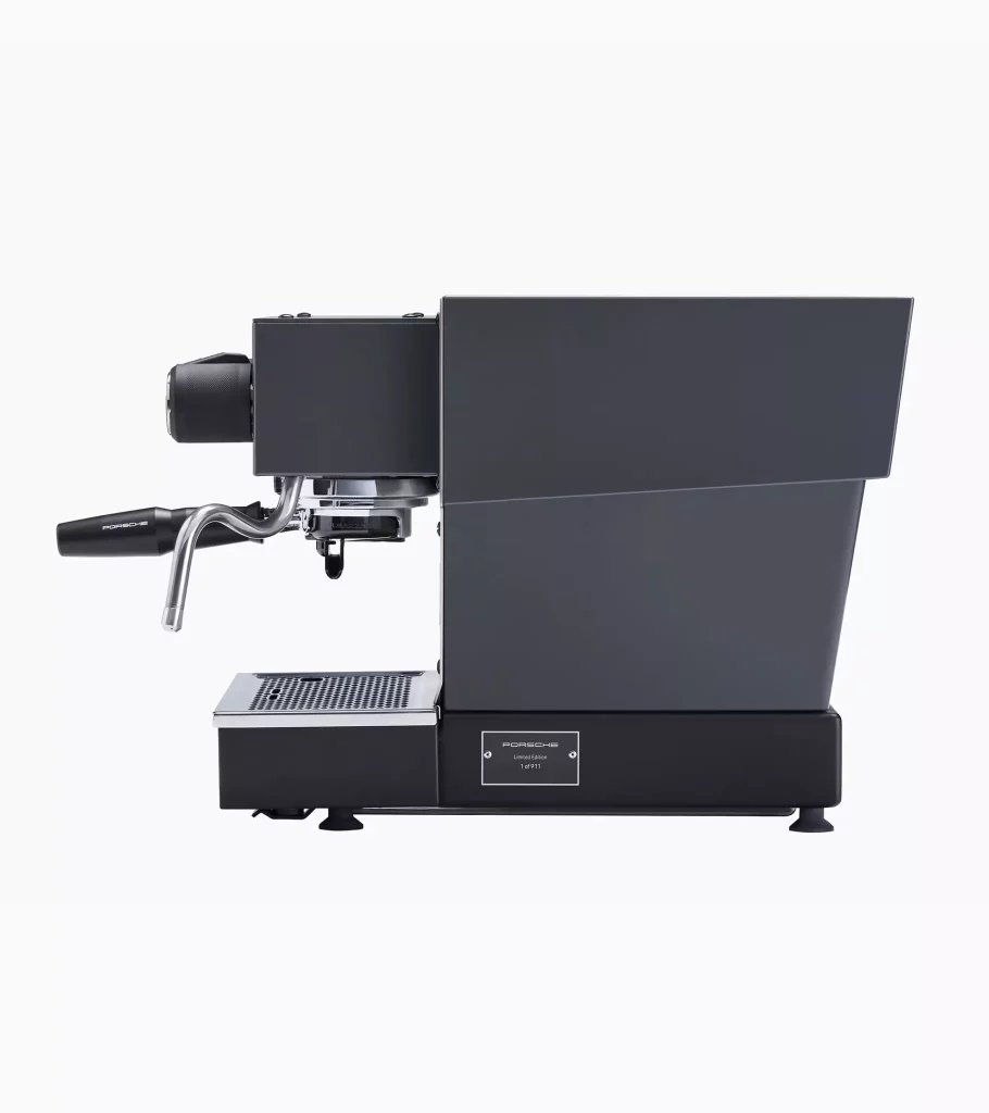 Porsche y La Marzocco crean la cafetera soñada por todo petrolhead 8 Motor16 2024 Porsche La Marzocco Cafetera 18 Motor16