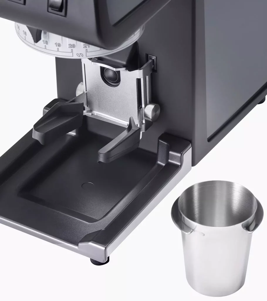 Porsche y La Marzocco crean la cafetera soñada por todo petrolhead 24 Motor16 2024 Porsche La Marzocco Cafetera 22 Motor16