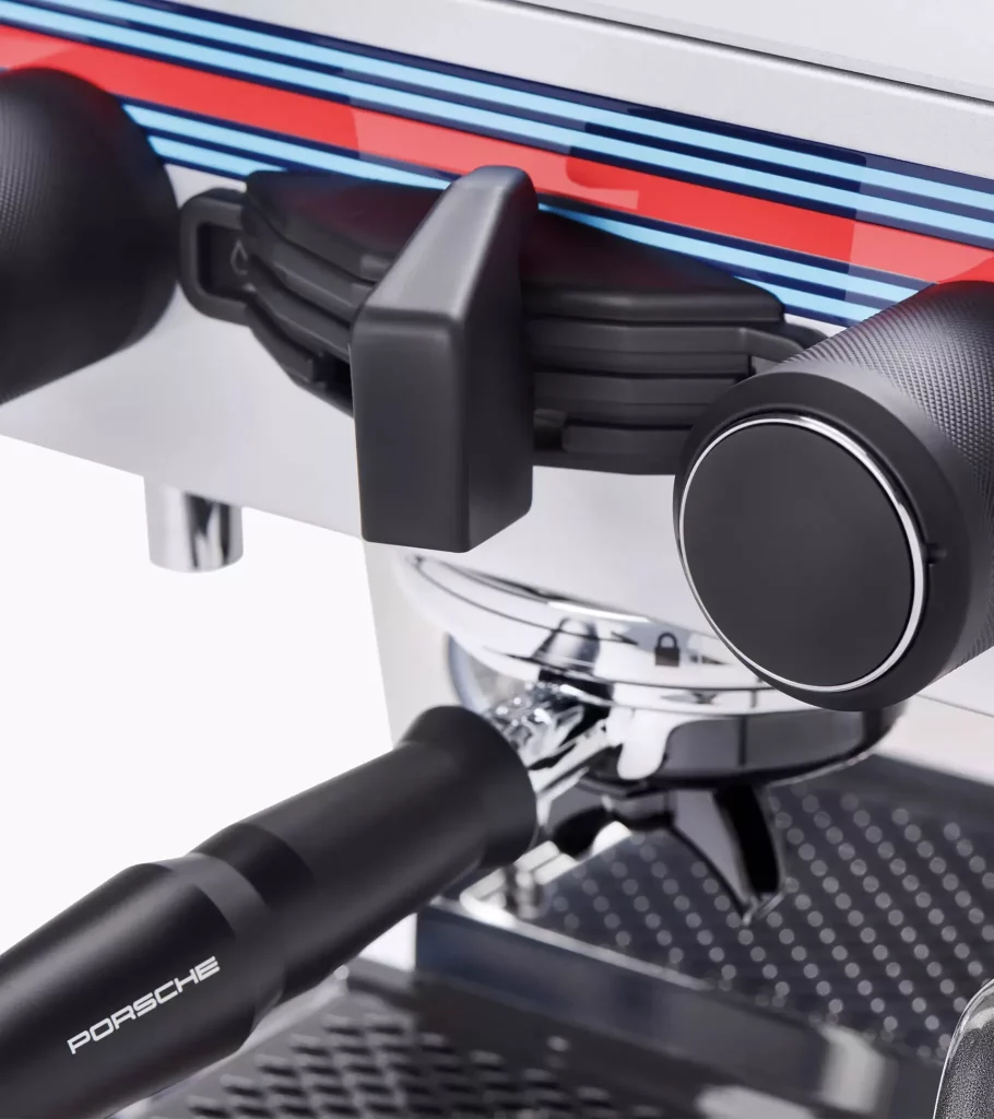 Porsche y La Marzocco crean la cafetera soñada por todo petrolhead 17 Motor16 2024 Porsche La Marzocco Cafetera 5 Motor16