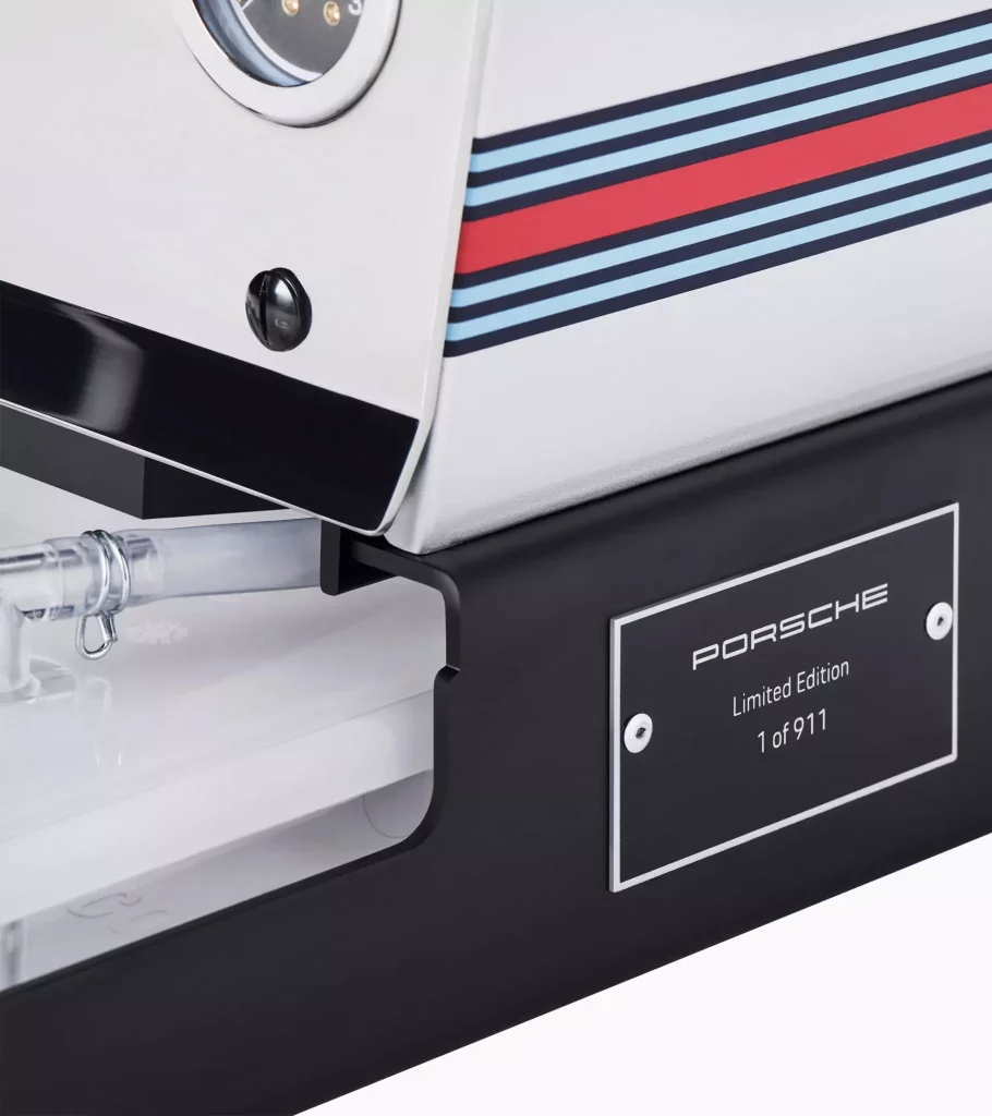 Porsche y La Marzocco crean la cafetera soñada por todo petrolhead 18 Motor16 2024 Porsche La Marzocco Cafetera 7 Motor16