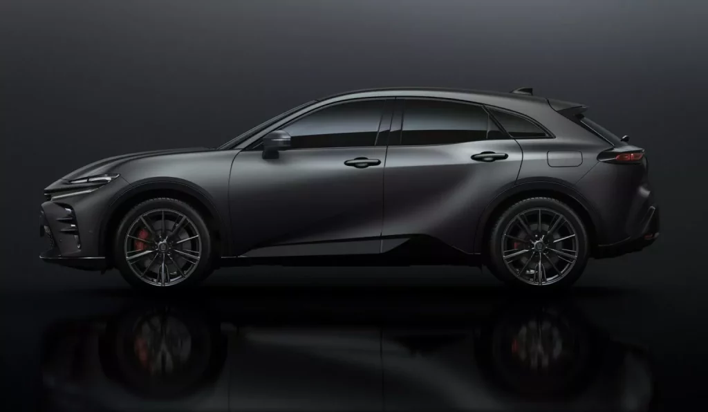 2024 Toyota Crown Sport RS Matte 1 Motor16