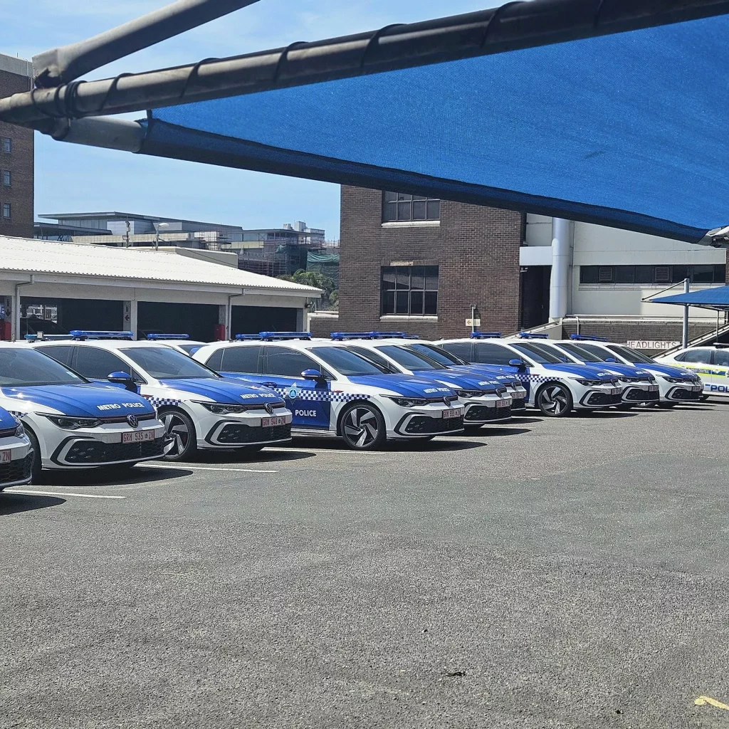 50 Volkswagen Golf para la policía por el 50 aniversario de un compacto legendario 2 Motor16 2024 Volkswagen Golf GTI. Policía de Durban. Imagen.