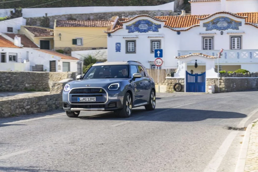 MINI y los dos estrenos de JCW para conquistar París 12 Motor16 4mini countryman se a Motor16