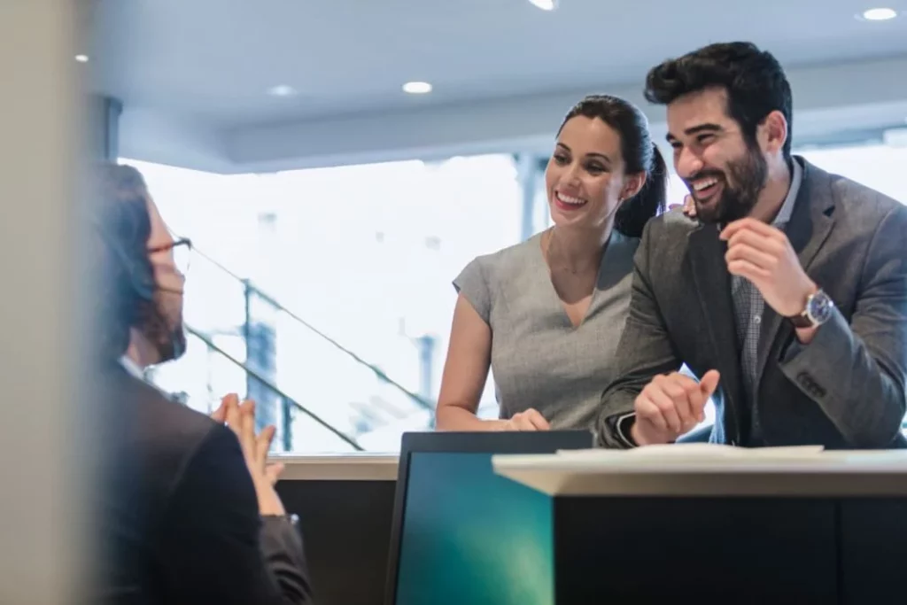 No es oro todo lo que reluce: la experiencia cliente del sector automoción, por debajo de la de otros sectores, el 90 % está insatisfecho 5 Motor16 7 practicas eficientes y eficaces en customer experience Motor16