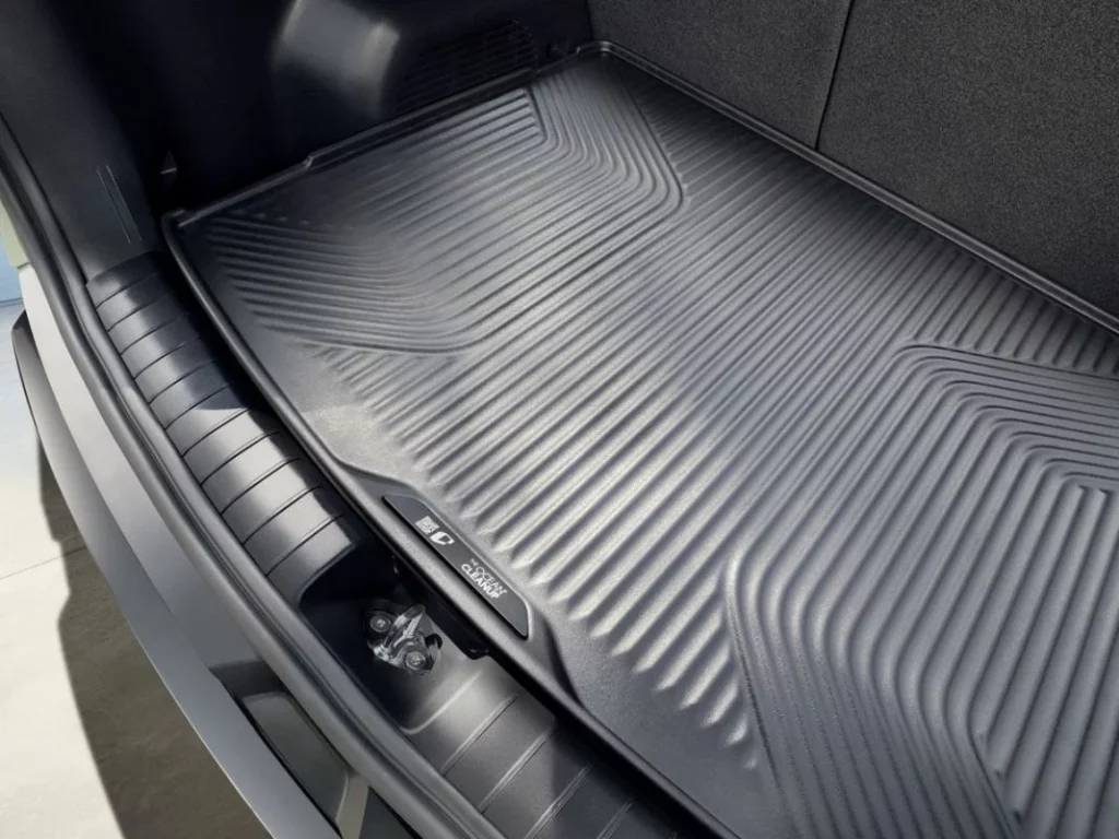 Si tienes conciencia ecológica, este Kia es para ti 2 Motor16 ALFOMBRILLA MALETERO KIA EV33 Motor16