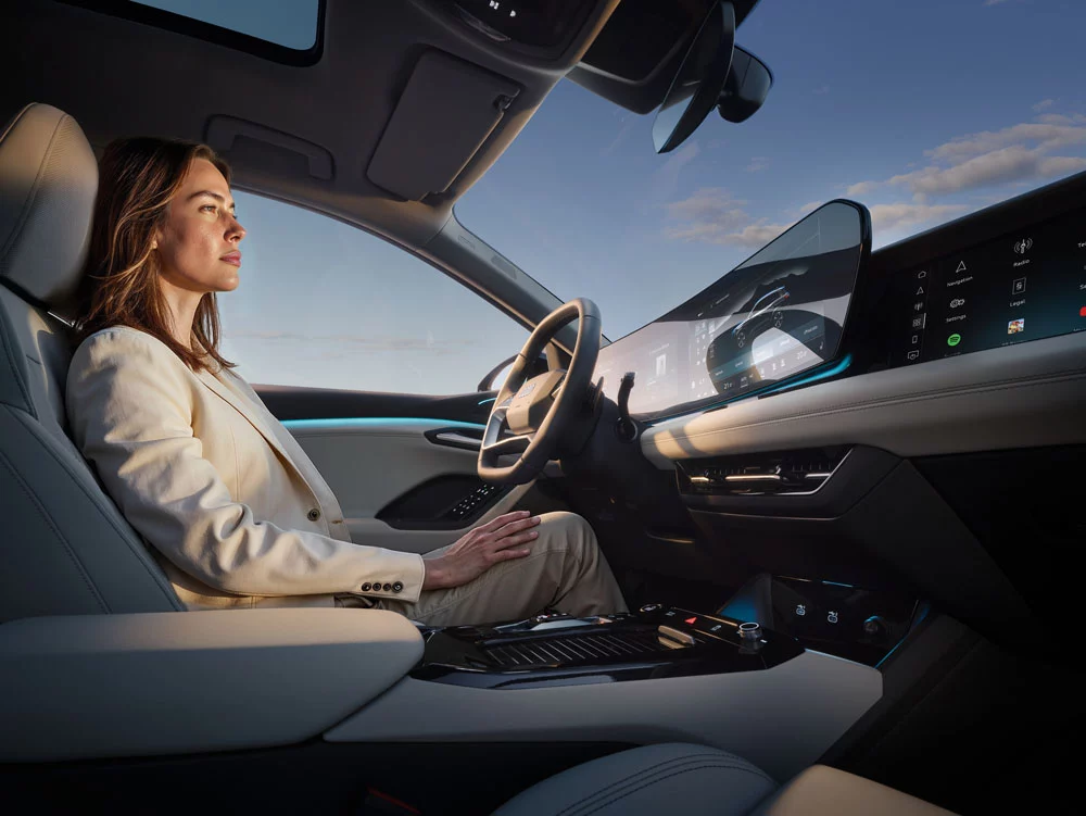 Así es Ai.leene, el asistente virtual de Audi, con cara y ojos 1 Motor16 Ai.leeene Audi 5 Motor16