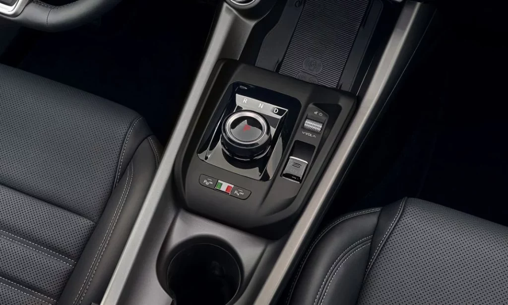 El Alfa Romeo Tonale recibe una ligera actualización de cara a 2025 3 Motor16 Alfa Romeo Tonale 2025 detalle cambio Motor16