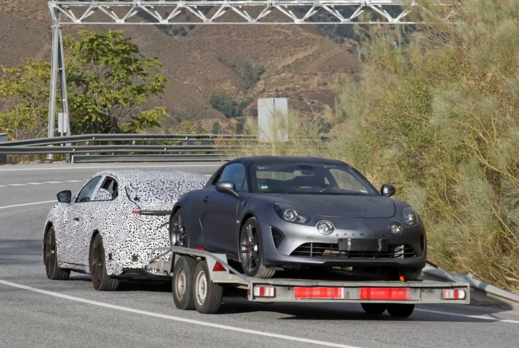 Fotos espía del Alpine A390 de producción, el más capaz de la gama 12 Motor16 Alpine A390 with A110 9 Motor16