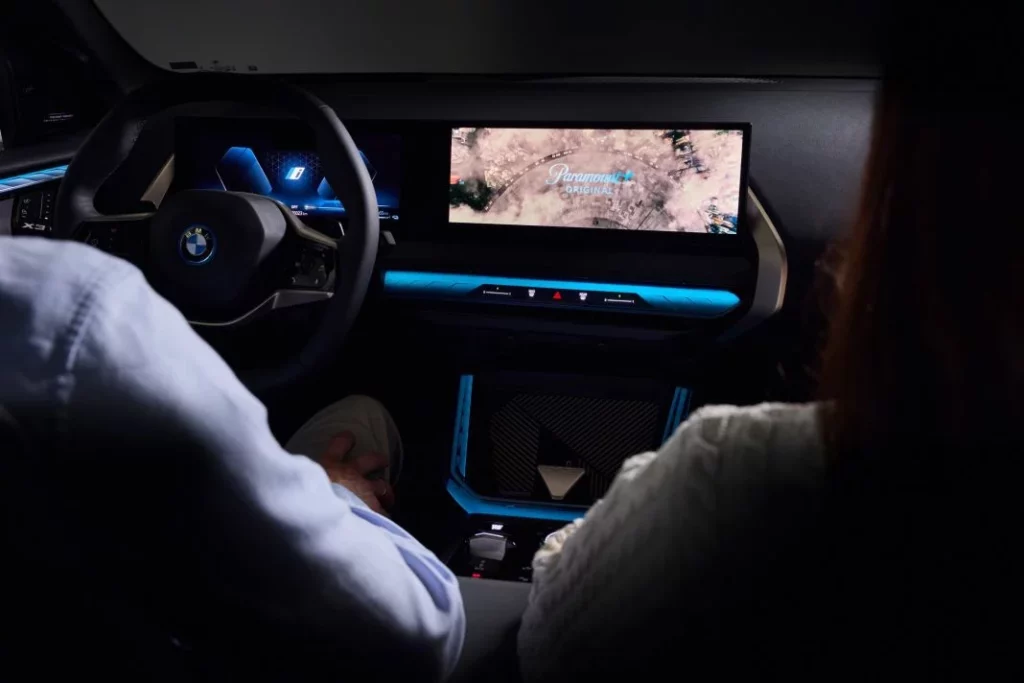BMW y Mini: cuando el coche se convierte en un cine sobre ruedas 5 Motor16 BMW MINI Paramount4 Motor16