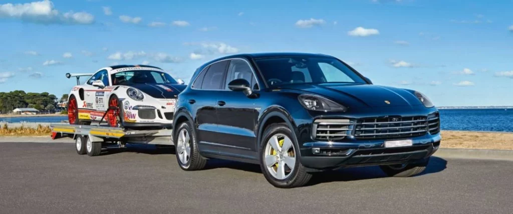 Fotos espía del Alpine A390 de producción, el más capaz de la gama 2 Motor16 Cayenne E Hybrid Towing Motor16