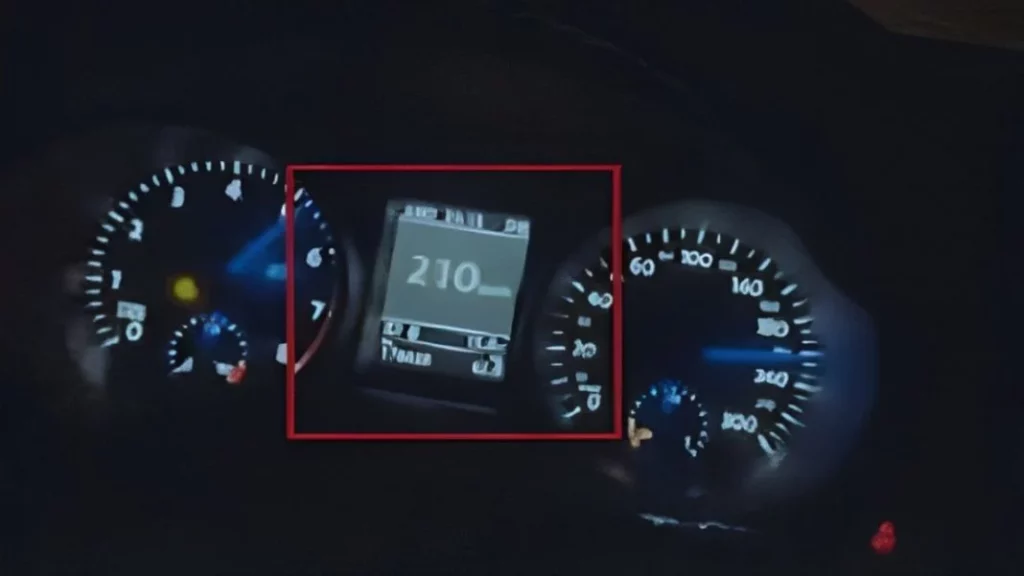 Se graba a 210 km/h, lo sube a sus redes sociales y la Guardia Civil le quiere quitar el carnet de conducir 191 Motor16 Exceso velocidad coruna velocimetro 210 1 Motor16