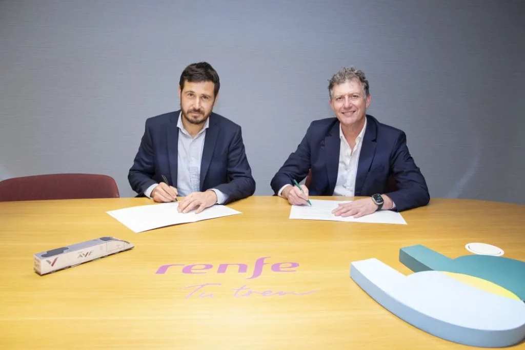 Foto Acuerdo BlaBlaCar y Renfe Motor16