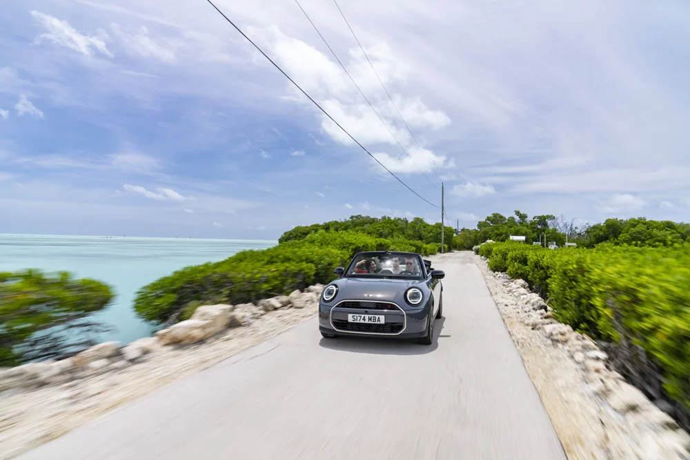 Mini Cabrio 2025, un clásico moderno que huye de lo eléctrico 5 Motor16 MINI CABRIO 1 Motor16