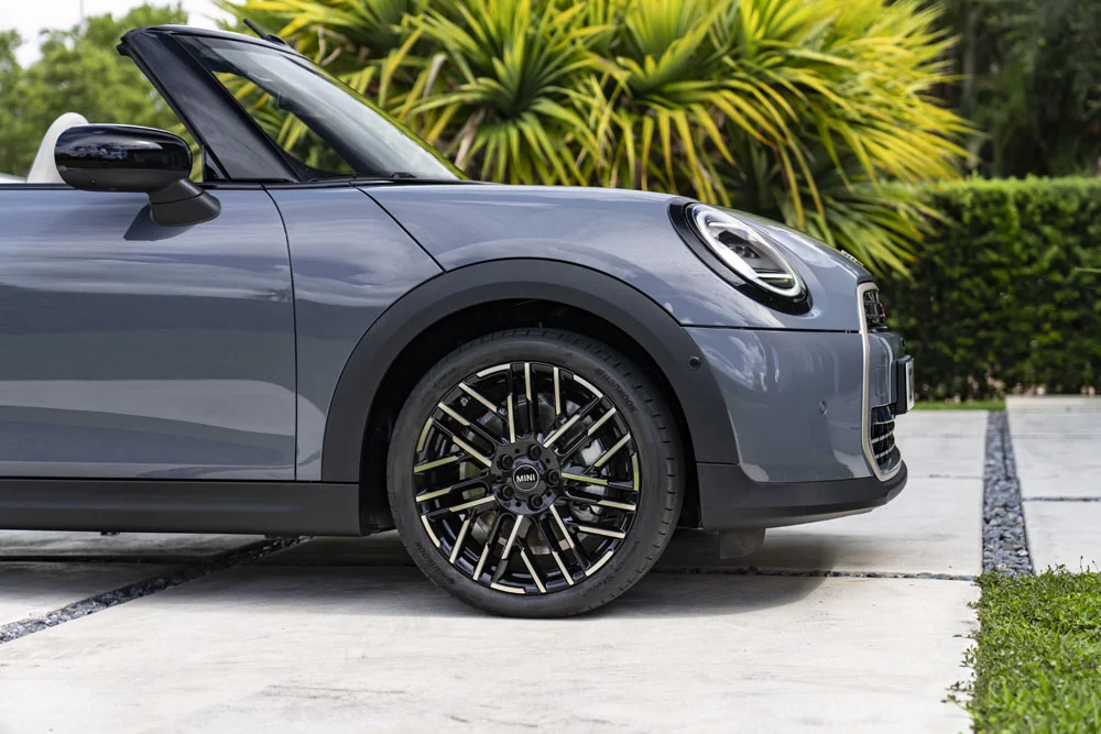Mini Cabrio 2025, un clásico moderno que huye de lo eléctrico 21 Motor16 MINI CABRIO 17 Motor16